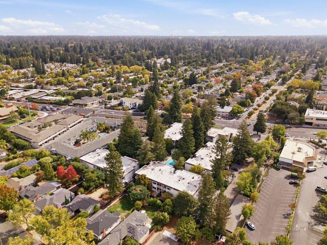 1318 Woodside Road, Redwood City, CA 94061