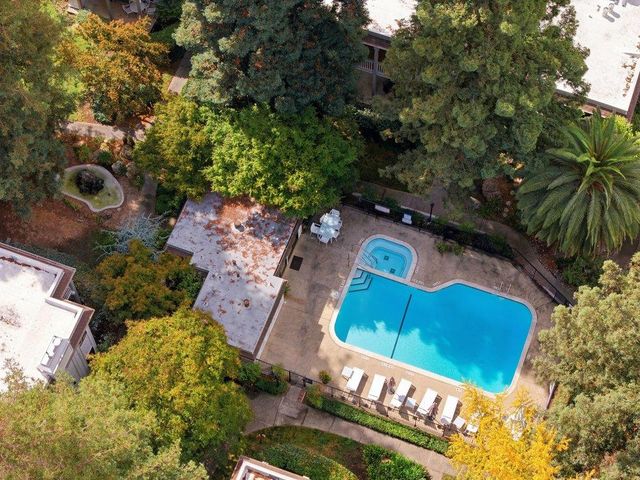 1318 Woodside Road, Redwood City, CA 94061