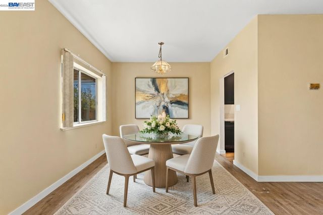 104 Bridgeview Ct, Crockett, CA 94525