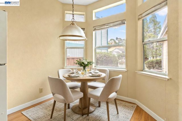 104 Bridgeview Ct, Crockett, CA 94525