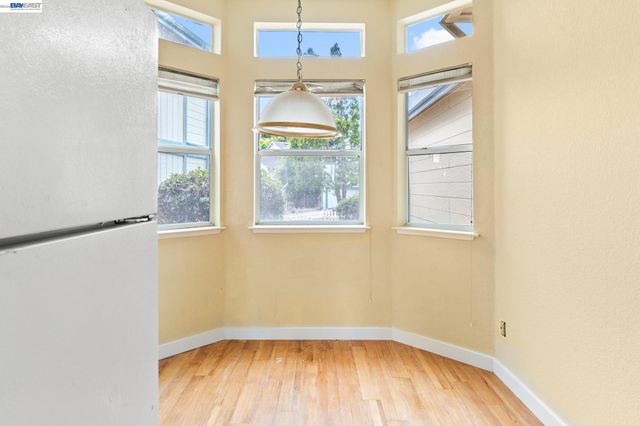 104 Bridgeview Ct, Crockett, CA 94525