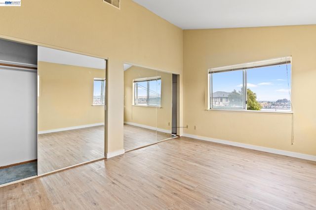 104 Bridgeview Ct, Crockett, CA 94525