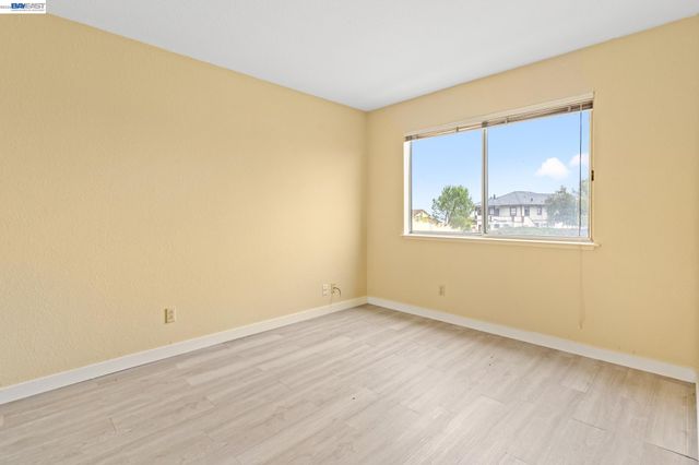 104 Bridgeview Ct, Crockett, CA 94525