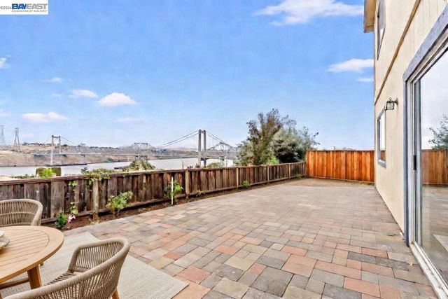 104 Bridgeview Ct, Crockett, CA 94525