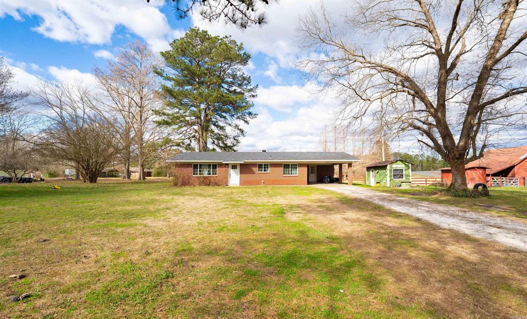 210 N Division Street, Donaldson, AR 71941