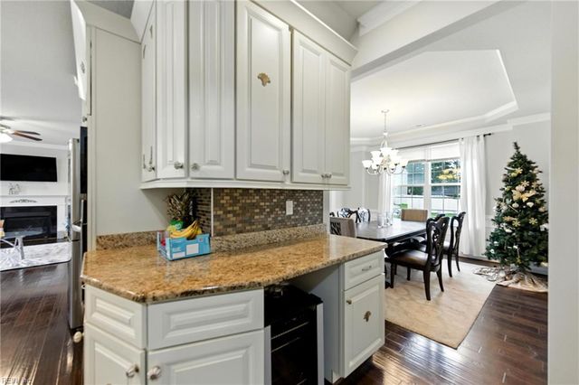 700 Renee LN, Chesapeake, VA 23322