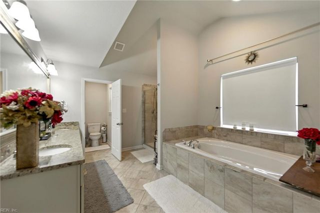 700 Renee LN, Chesapeake, VA 23322