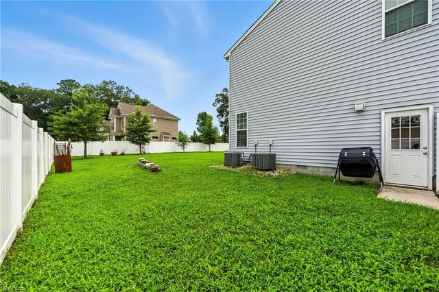 700 Renee LN, Chesapeake, VA 23322