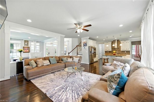 700 Renee LN, Chesapeake, VA 23322