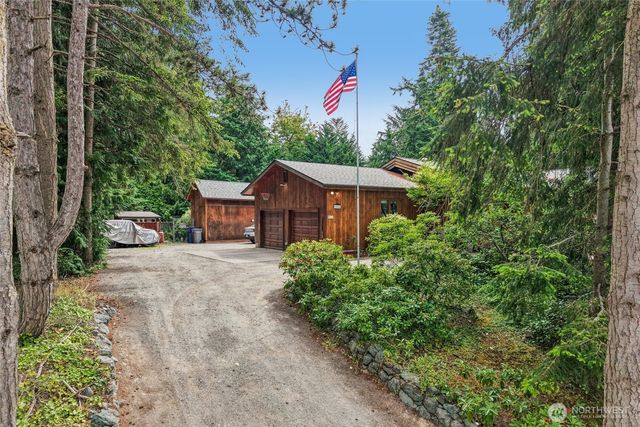 1834 Lake Drive, Camano Island, WA 98282