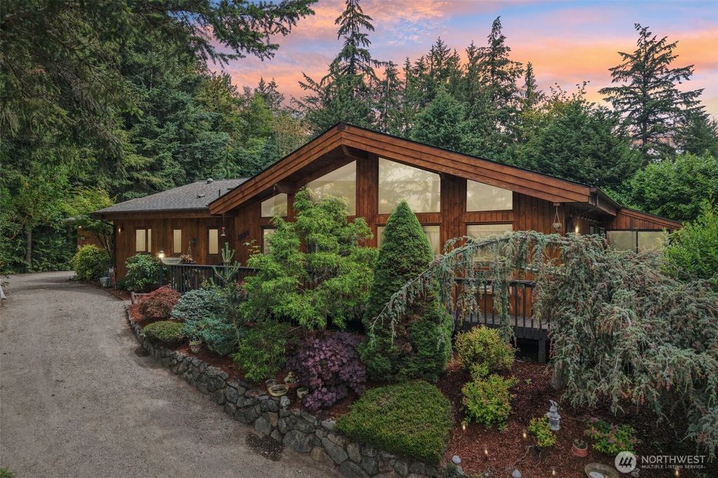 1834 Lake Drive, Camano Island, WA 98282