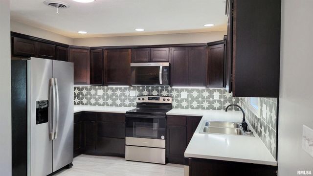 1005 MOORE Street, Carterville, IL 62918