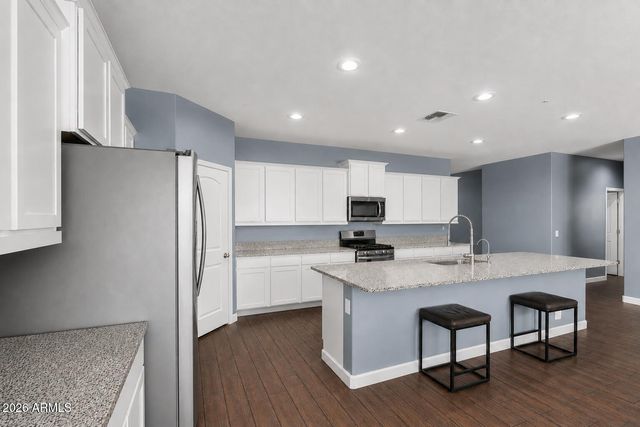 30641 W MULBERRY Drive, Buckeye, AZ 85396