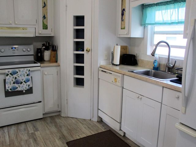 47 THATCH PALM STREET W, Largo, FL 33770