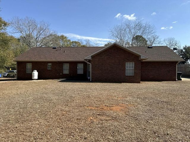 105 Rainbow Drive, Dothan, AL 36303