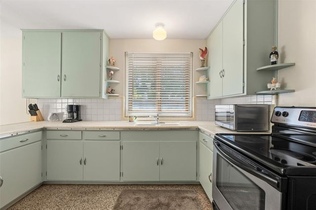 7549 WESTMORELAND DRIVE, Sarasota, FL 34243