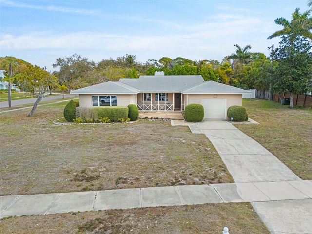 7549 WESTMORELAND DRIVE, Sarasota, FL 34243