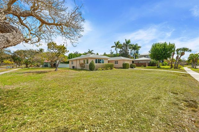 7549 WESTMORELAND DRIVE, Sarasota, FL 34243