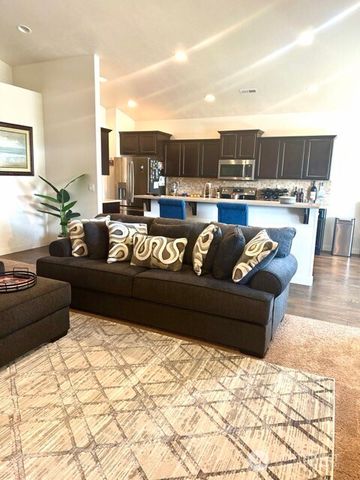 813 Madeleine Court, East Wenatchee, WA 98802