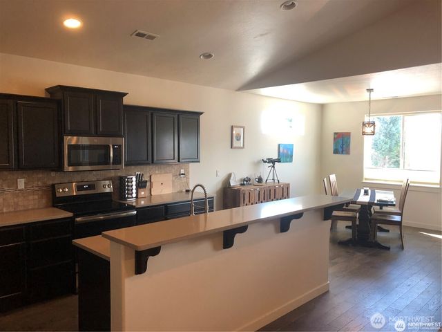 813 Madeleine Court, East Wenatchee, WA 98802