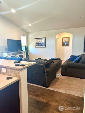 813 Madeleine Court, East Wenatchee, WA 98802