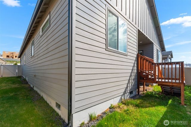 813 Madeleine Court, East Wenatchee, WA 98802