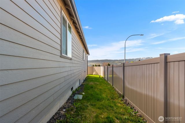 813 Madeleine Court, East Wenatchee, WA 98802