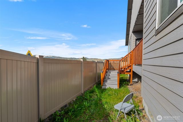 813 Madeleine Court, East Wenatchee, WA 98802