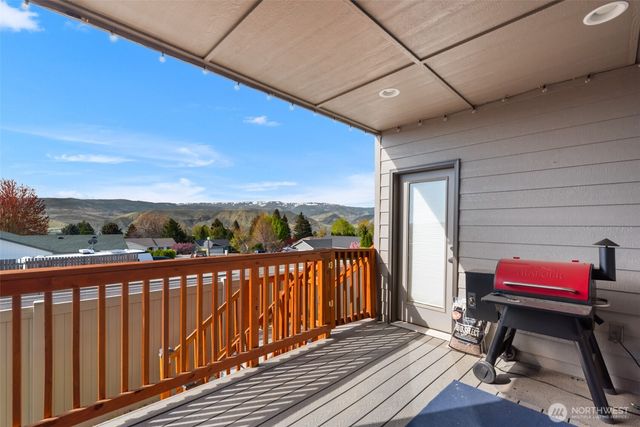 813 Madeleine Court, East Wenatchee, WA 98802