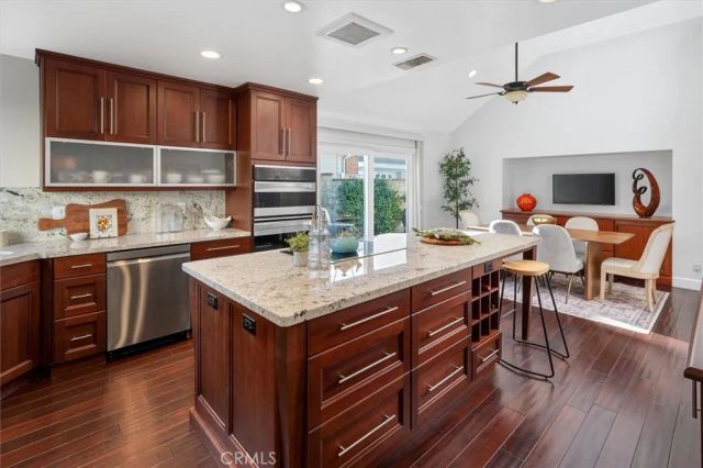 25912 Bellis, Valencia, CA 91355