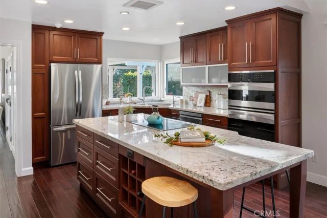 25912 Bellis, Valencia, CA 91355