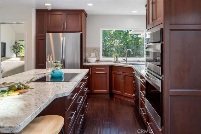 25912 Bellis, Valencia, CA 91355