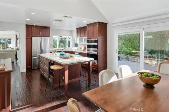 25912 Bellis, Valencia, CA 91355