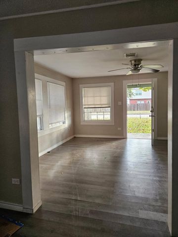 311 S Amburn Road, Texas City, TX 77591