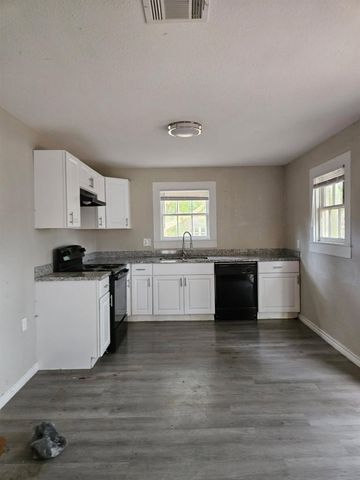 311 S Amburn Road, Texas City, TX 77591