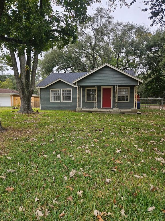 311 S Amburn Road, Texas City, TX 77591