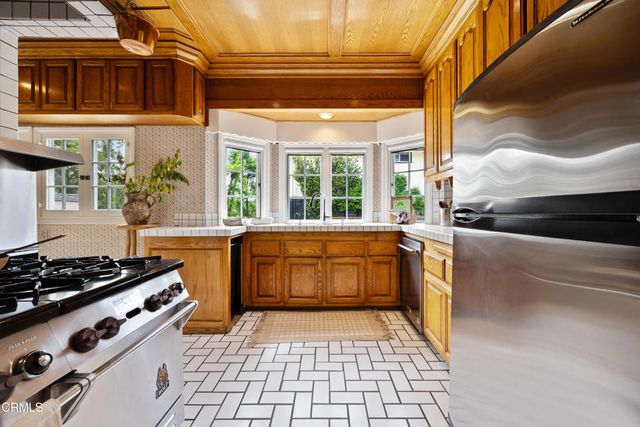 130 Champion Place, Alhambra, CA 91801