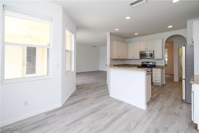 3927 Aurora CT, Naples, FL 34116