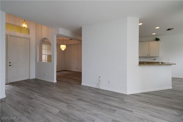 3927 Aurora CT, Naples, FL 34116