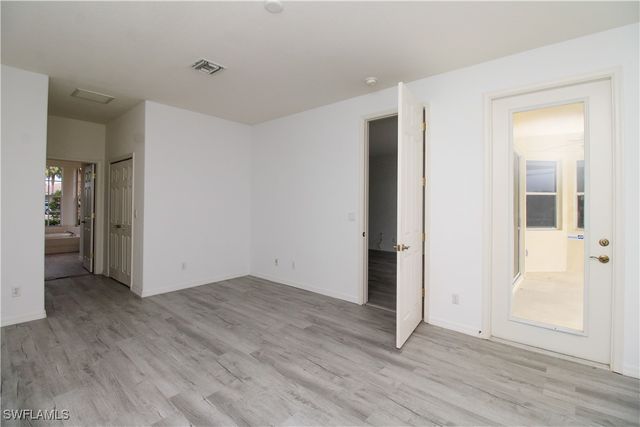 3927 Aurora CT, Naples, FL 34116