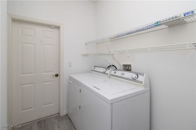 3927 Aurora CT, Naples, FL 34116