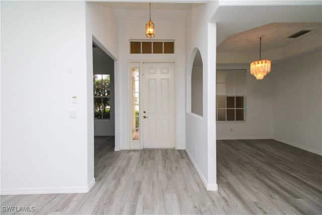 3927 Aurora CT, Naples, FL 34116