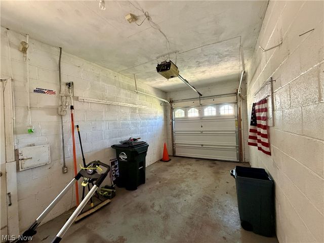 2427 Fortune Avenue, Parma, OH 44134