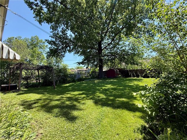 2427 Fortune Avenue, Parma, OH 44134
