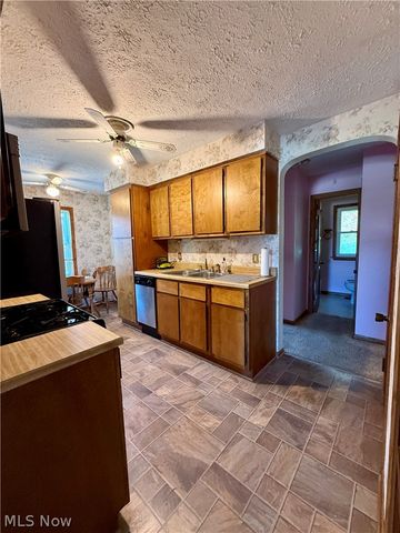 2427 Fortune Avenue, Parma, OH 44134
