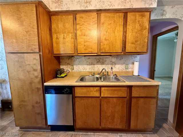 2427 Fortune Avenue, Parma, OH 44134