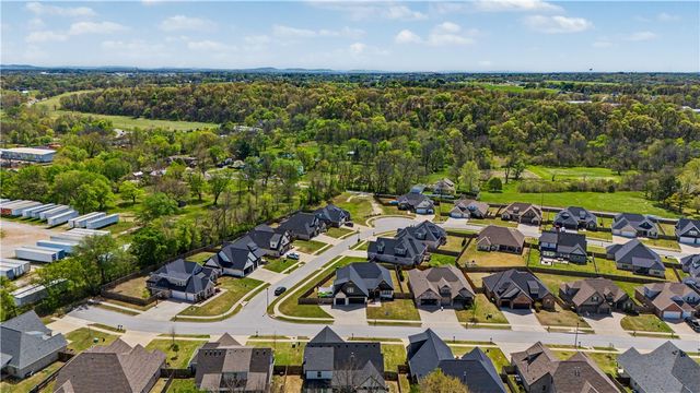 277 Mill Park Lane, Elm Springs, AR 72762