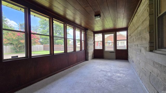 2226 E Gum Street, Evansville, IN 47714