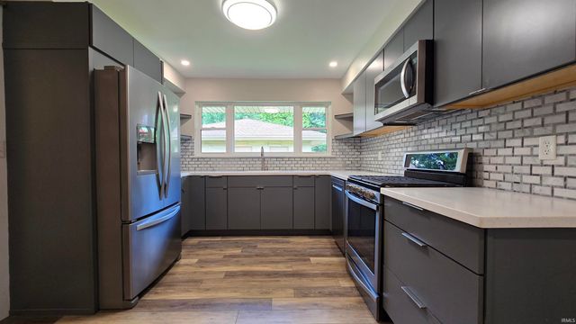 2226 E Gum Street, Evansville, IN 47714