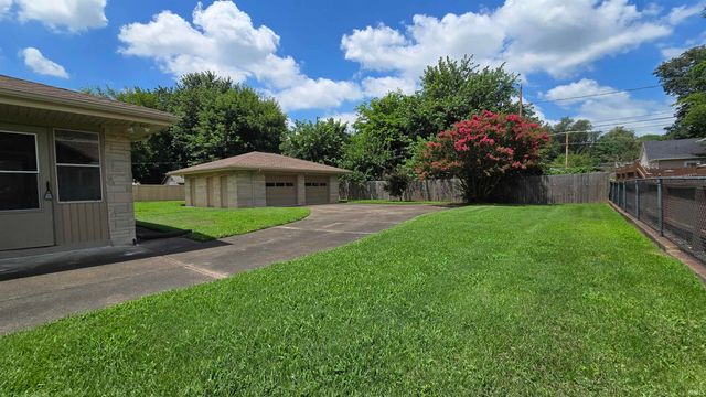 2226 E Gum Street, Evansville, IN 47714